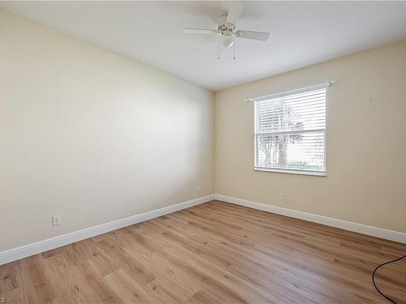 3rd image of 260 Robin Hood CIR #101