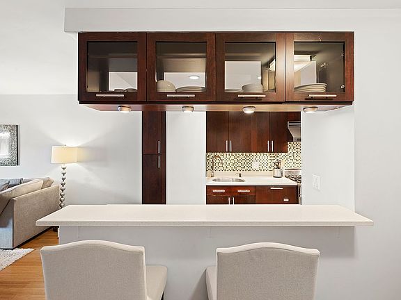 4th image of 132 E 35th St #9F