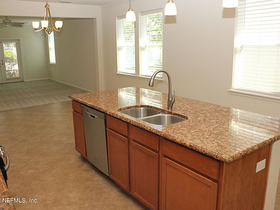 5th image of 195 Woodland Greens Dr