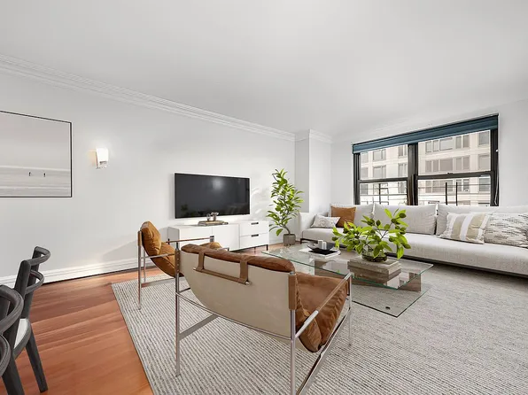 200 E 24th St APT 706, Manhattan, NY 10010