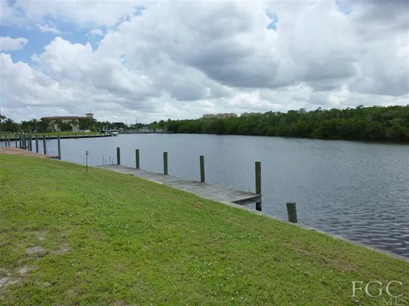 5817 Harbour Cir, Cape Coral, FL 33914