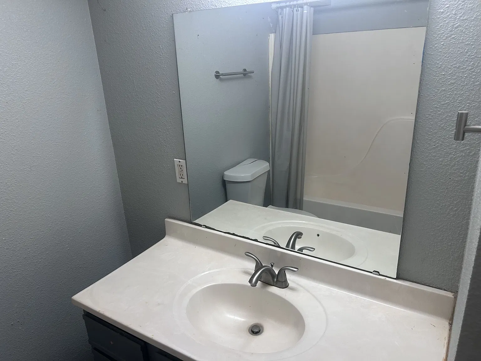 College Heights Apartments - 107 — Photo 3