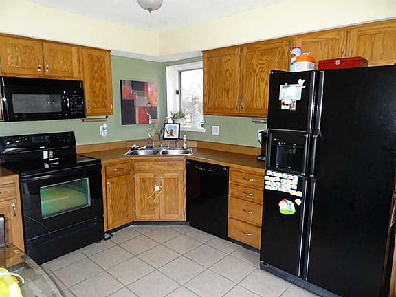 5th image of 8840 Sunbow Dr
