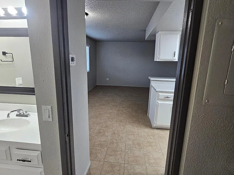 3046 E Marconi Ave #103 — Photo 47