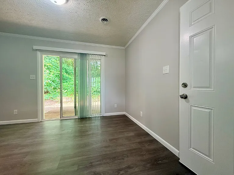 4730 Rosehill Rd — Photo 7