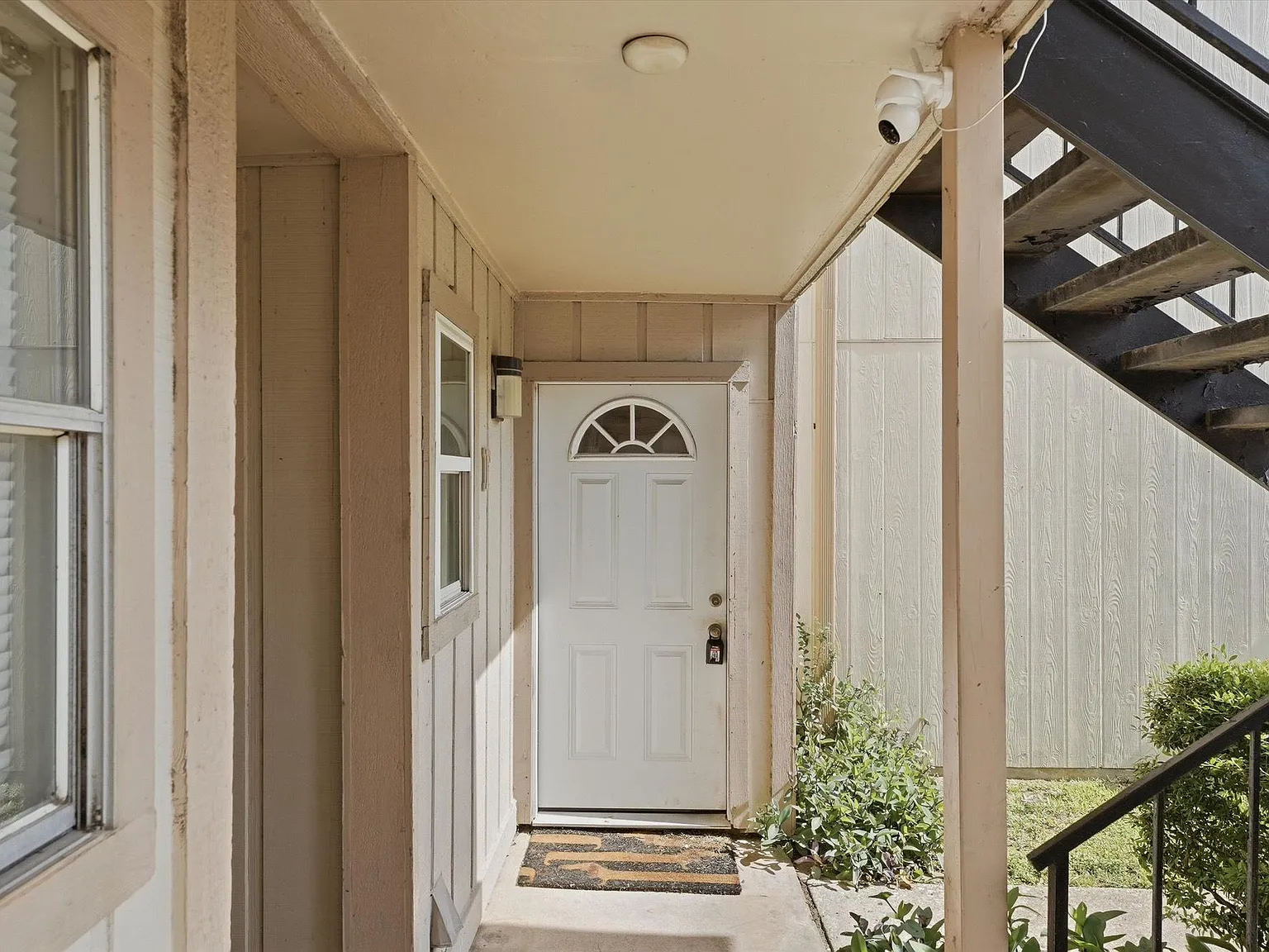 2 bed, 2.0 bath, 1206 sqft, $1,200 — Photo 3