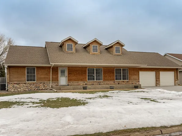 1350 Cottage Ln SE, Owatonna, MN 55060