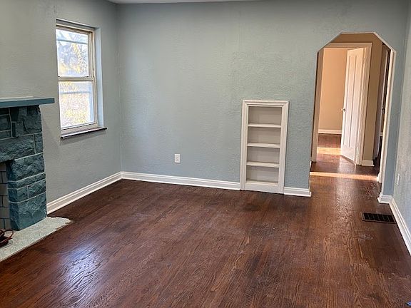 5th image of 725 Clanora Dr