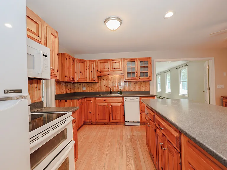 55 Holbrook Hill Rd — Photo 19