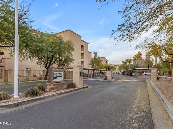 3rd image of 920 E DEVONSHIRE Avenue #4025