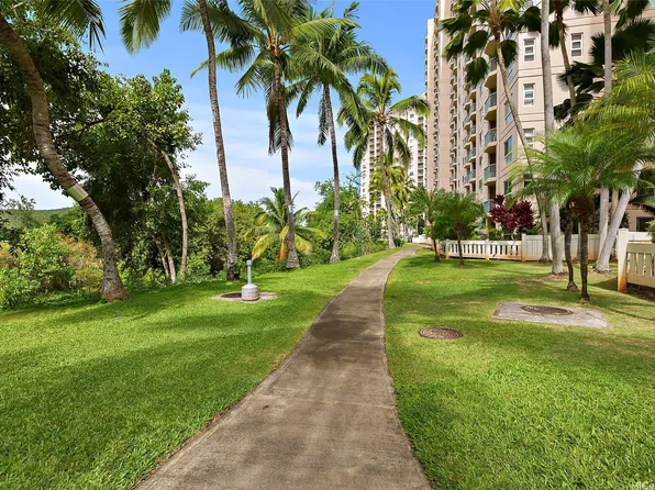 1080 Ala Napunani St APT 403, Honolulu, HI 96818