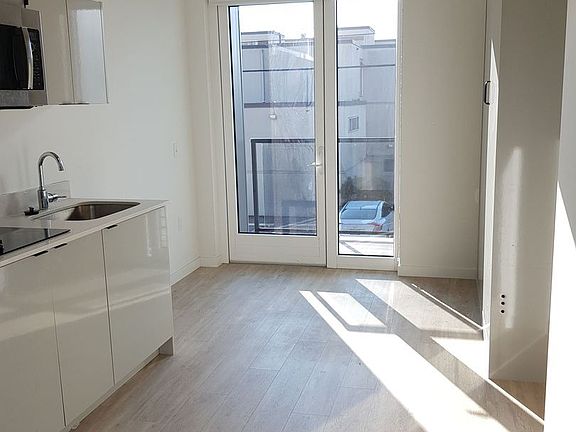 5th image of 2037 Yale Ave E #103