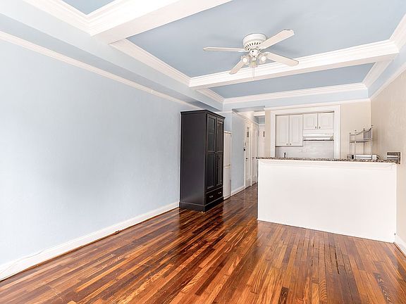 3rd image of 320 E 42nd St APT 1117