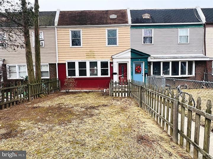 1st image of 2417 Bloomsdale Rd