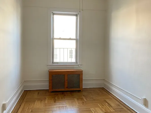 47-25 38th Street image 13 of 20