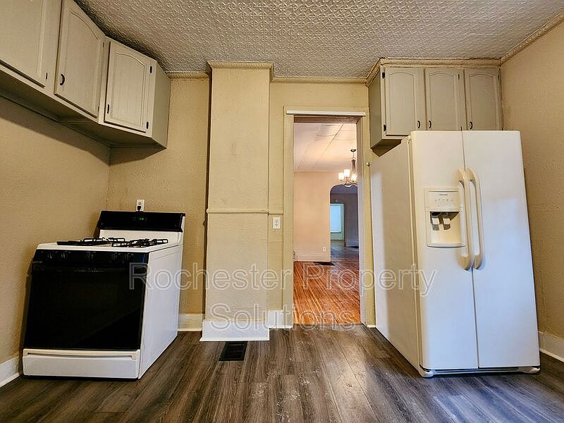 31 Locust St, Rochester, NY 14613 Zillow