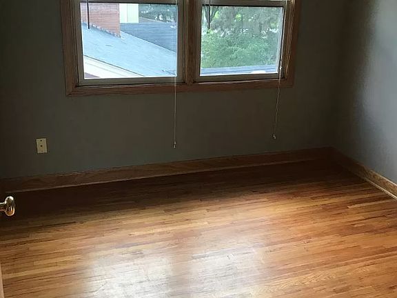 3rd image of 2419 Plymouth Ave N APT 202