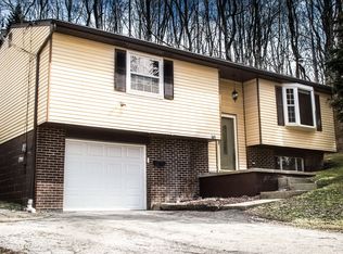 692 N Main St, Houston, PA 15342