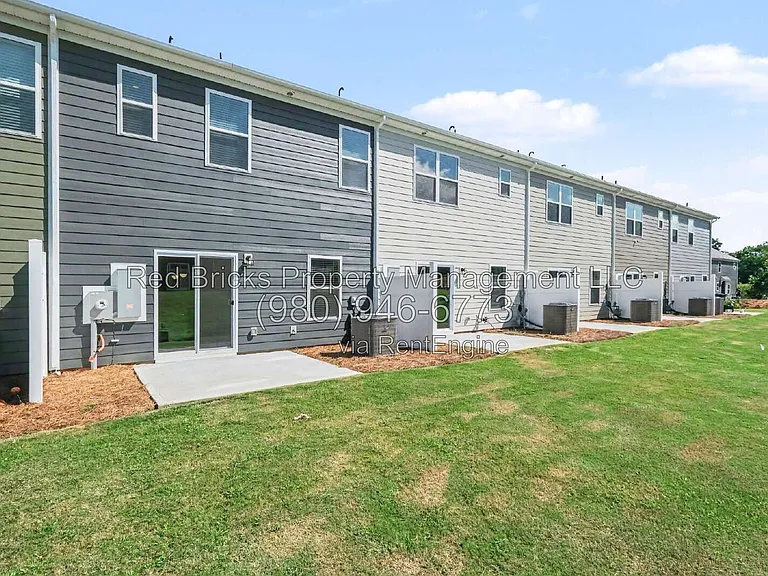826 Earhart St NW — Photo 31