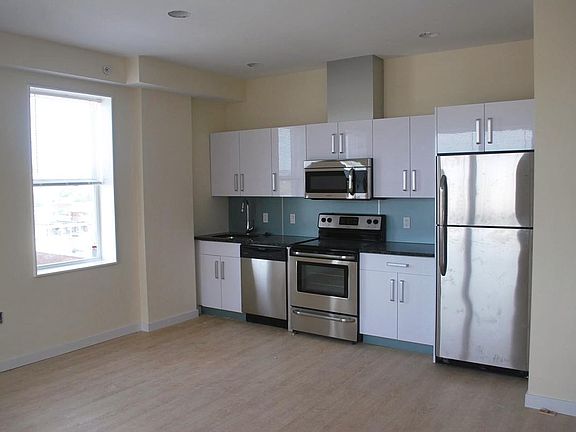 3rd image of 243 S 49th St #403F