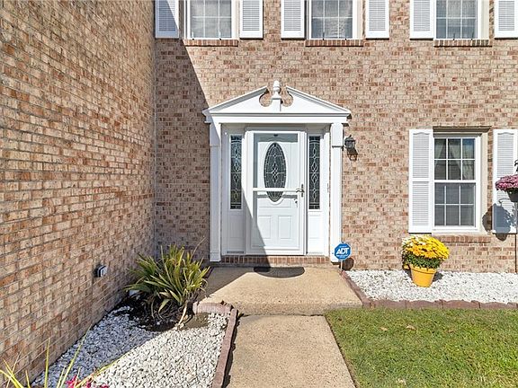 3rd image of 3084 Barberry Lane