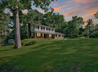 8138 Oak Ridge Ln, Cresco, PA 18326