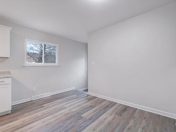 5th image of 301 Westside Blvd NW