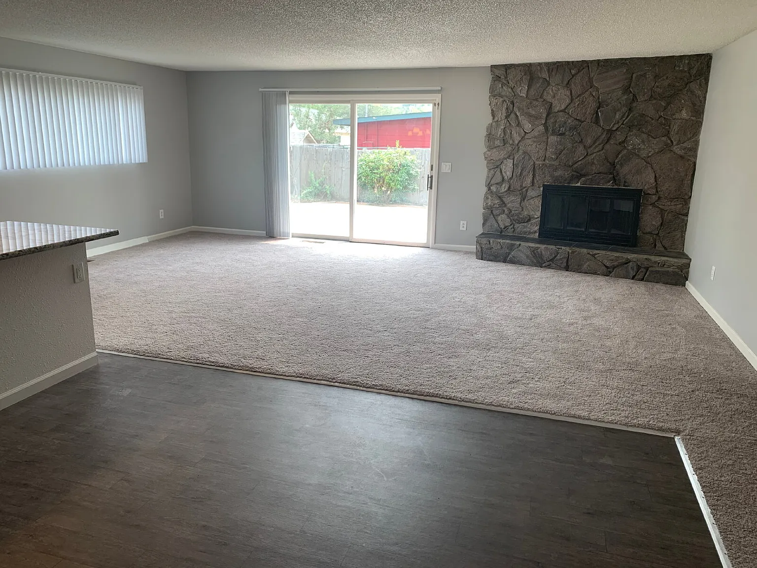 3 bed, 2.0 bath, 1427 sqft, $2,400 — Photo 4