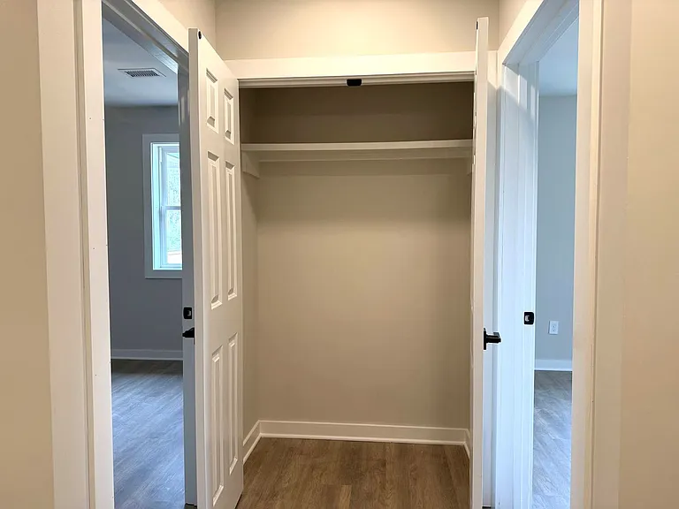 1300 Johnson Ave — Photo 10