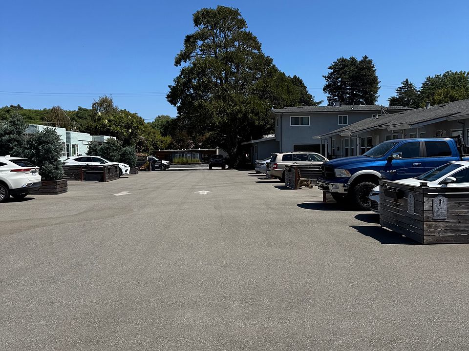 2nd image of 2801 Daubenbiss Ave #20