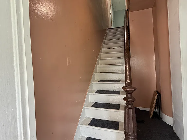 208 Beecher St — Photo 4