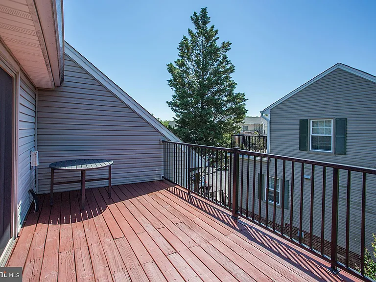 144 N Bedford St #B — Photo 19