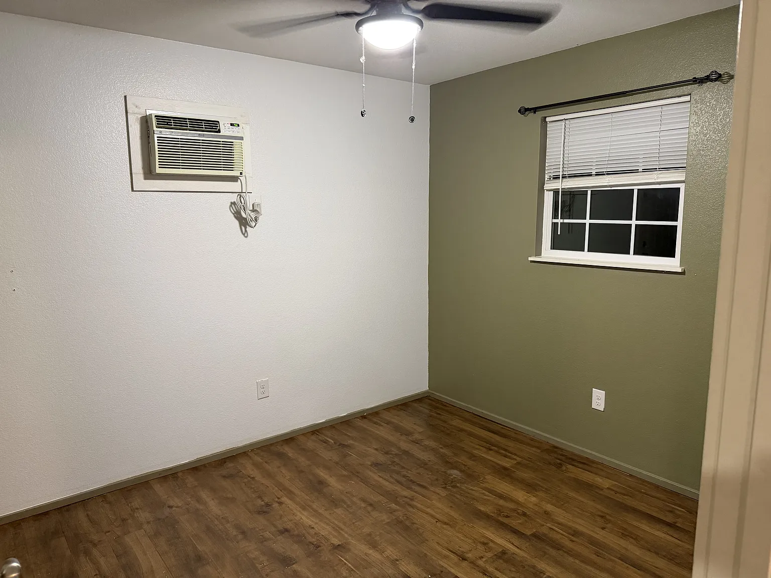 1 bed, 450 sqft, $1,050 — Photo 4