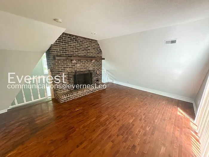 9805 N Wayne Ave — Photo 7