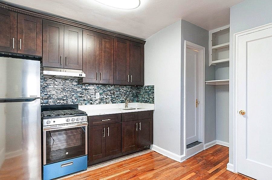 1st image of 123 Avenue A #2R