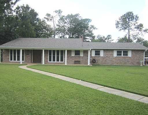 1st image of 15321 Elmwood Ct