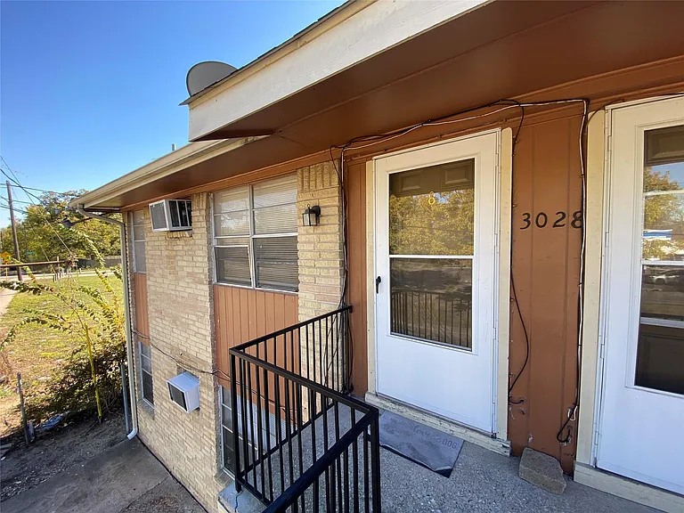 3024 Elgin St #8 — Photo 10