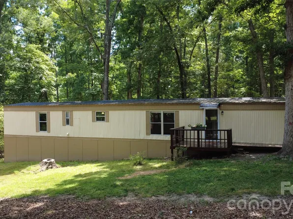 1140 Love Valley Rd, Clover, SC 29710
