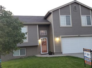 16872 Browne St, Omaha, NE 68116