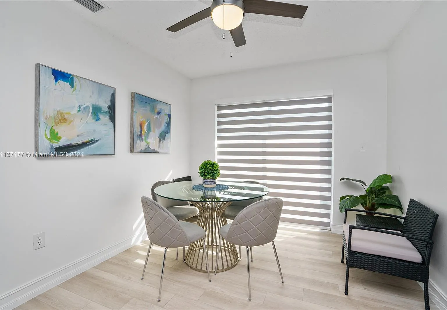 2 bed, 1.0 bath, 1183 sqft, $3,000 — Photo 3