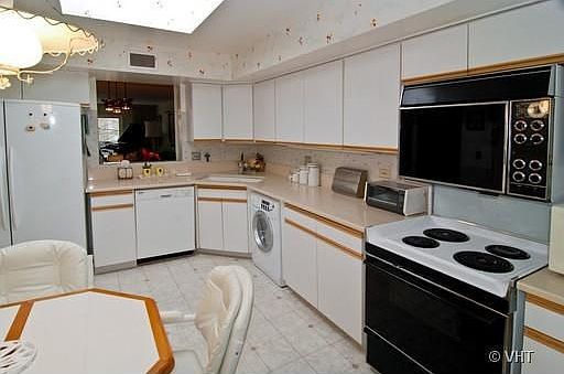 3rd image of 415 Franklin Ave #5