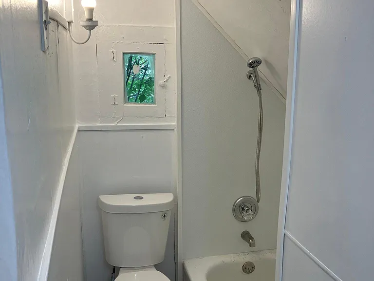 166 Royal Ave #3 — Photo 5