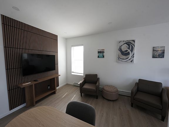 5th image of 2712 Seymour Ave #2F