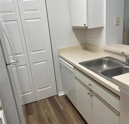 4th image of 2572 Robert Trent Jones Dr APT 1223