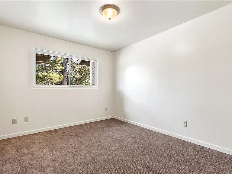 1320 Athens Plz — Photo 3
