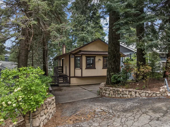 725 Ivy Ln, Lake Arrowhead, CA 92352