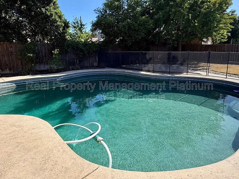 3305 E Palo Alto Ave — Photo 9