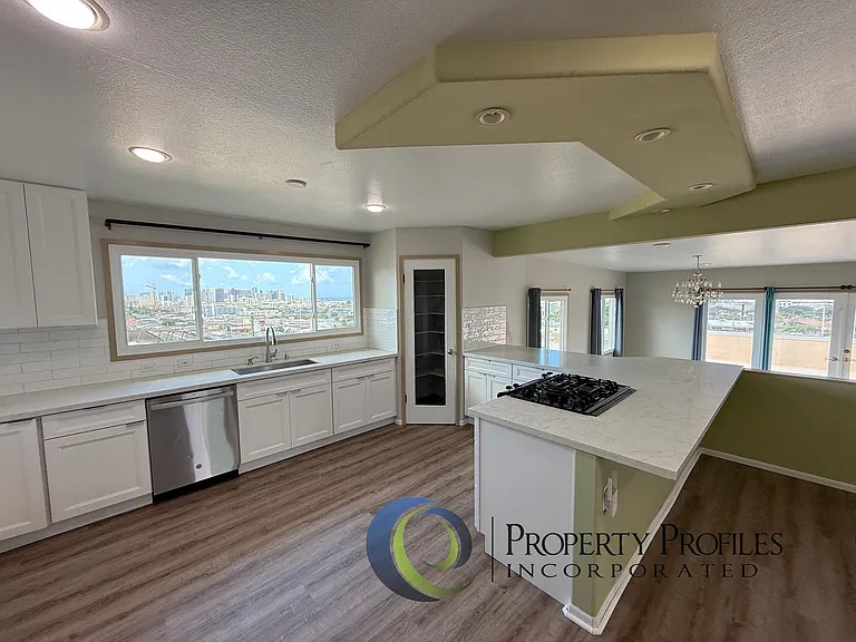 1584 Hanai Loop — Photo 3