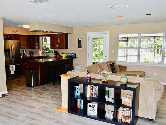 3rd image of 3703 NW 49th Ln