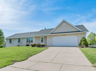 2985 Steamboat Springs Run, Green Bay, WI 54313